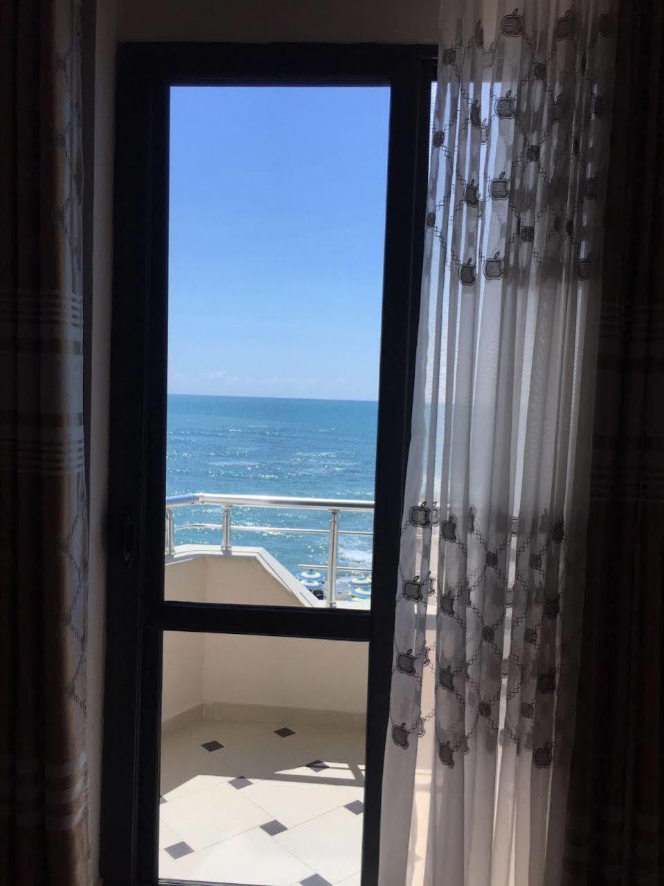 Hotel Ferrara Дуррес Екстер'єр фото