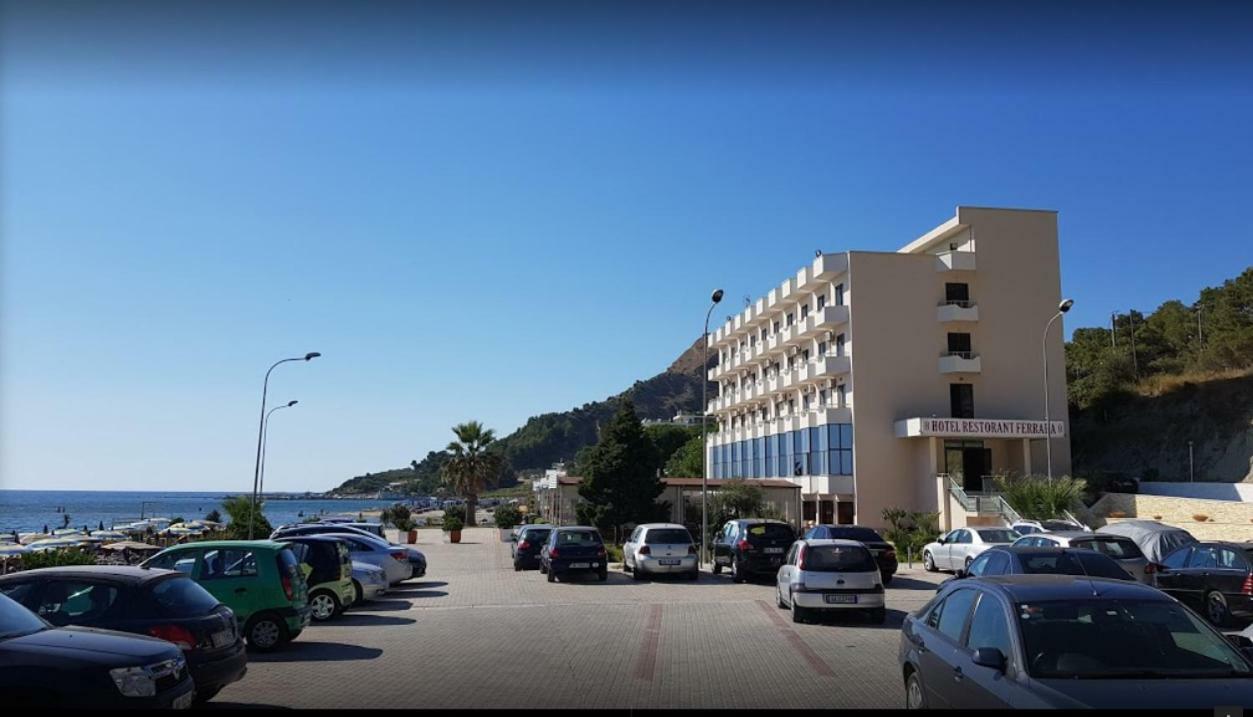 Hotel Ferrara Дуррес Екстер'єр фото