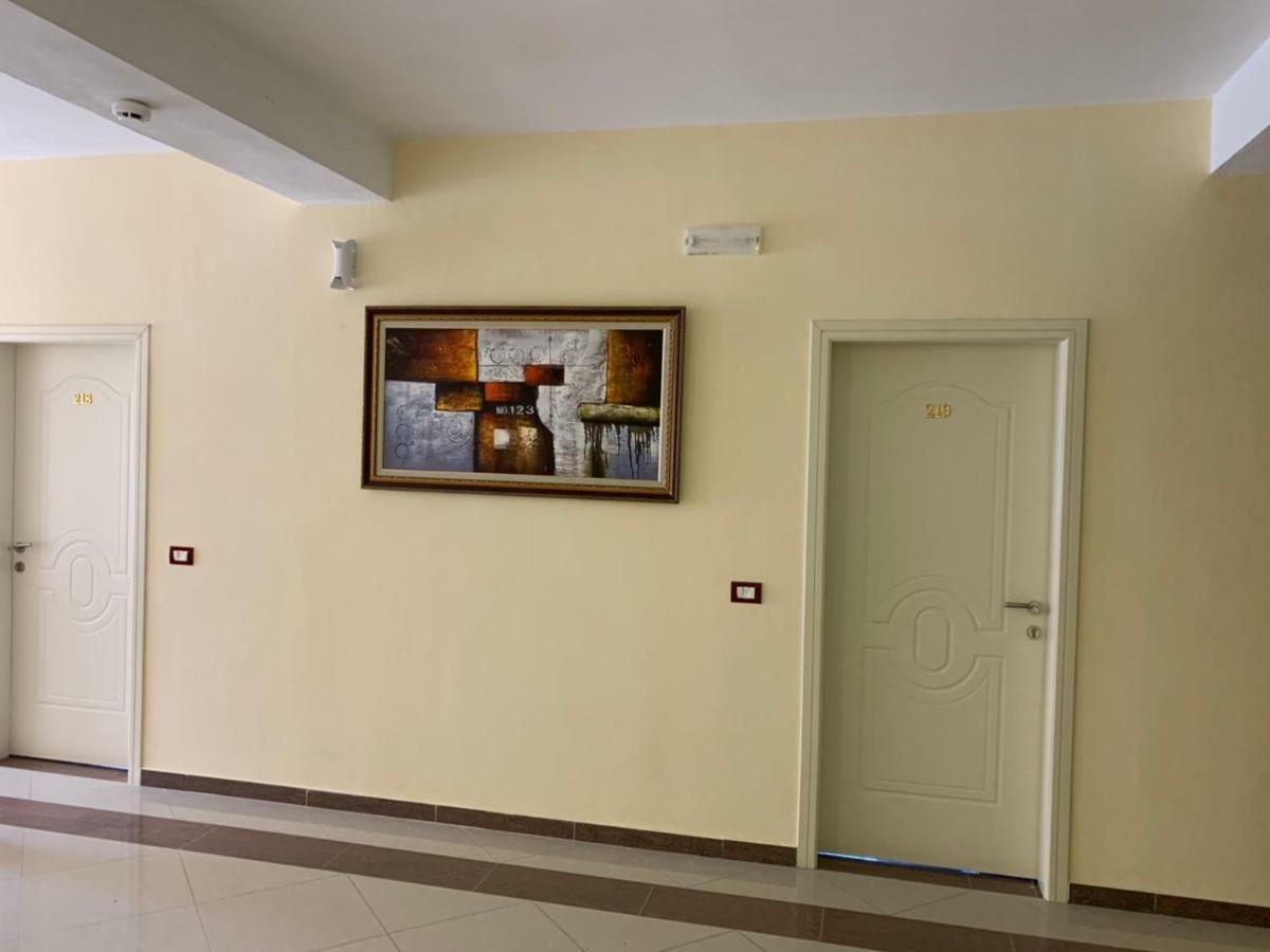 Hotel Ferrara Дуррес Екстер'єр фото