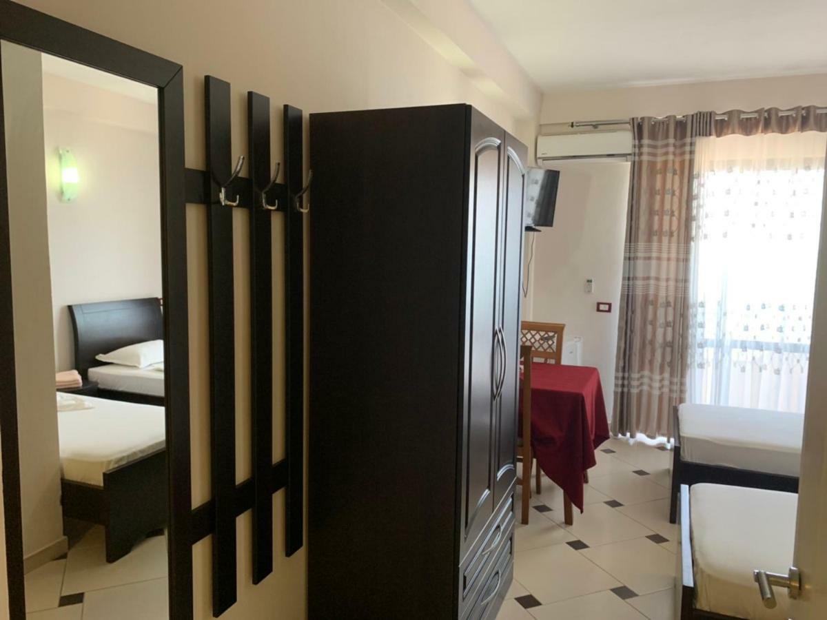 Hotel Ferrara Дуррес Екстер'єр фото