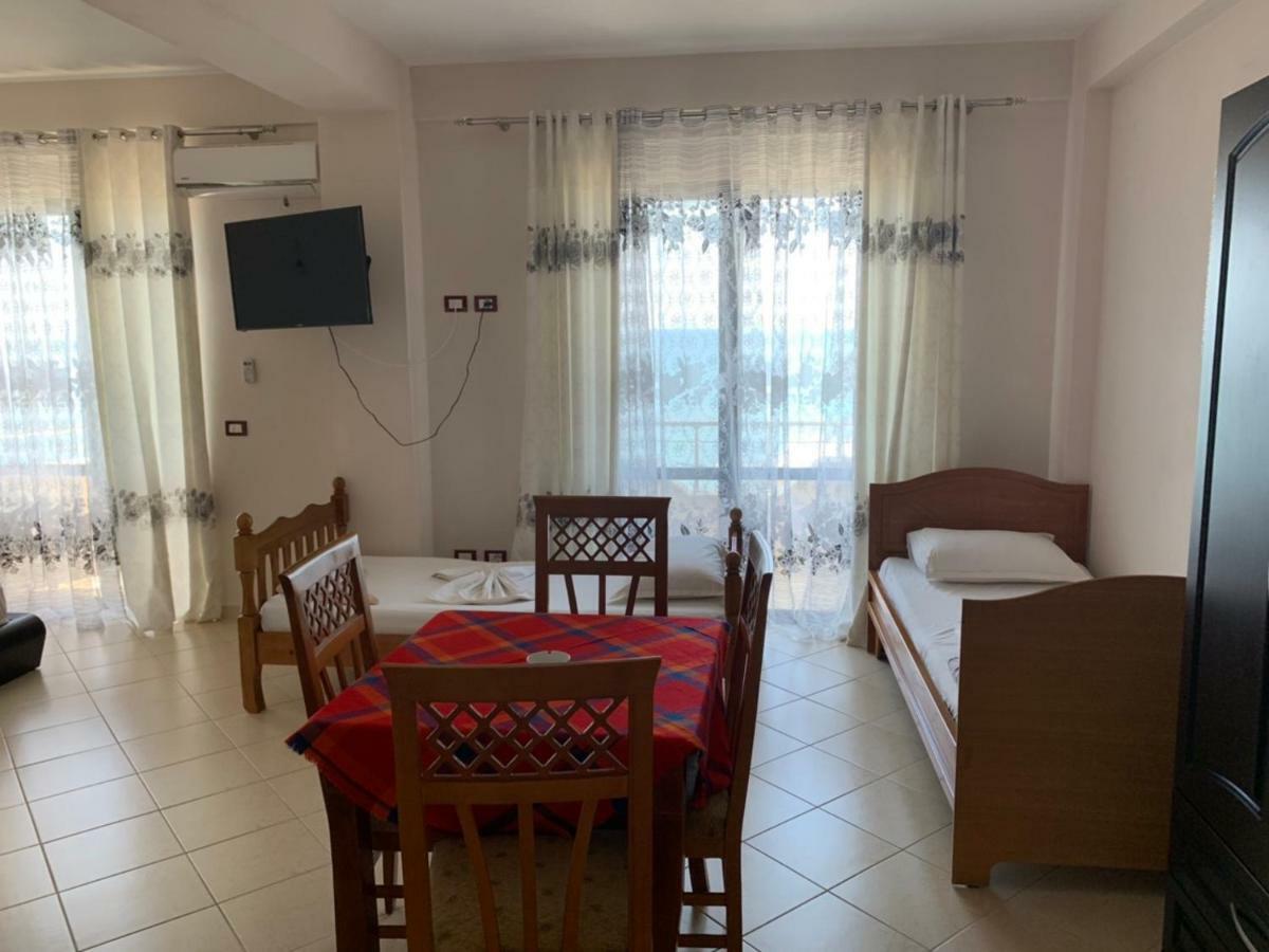 Hotel Ferrara Дуррес Екстер'єр фото